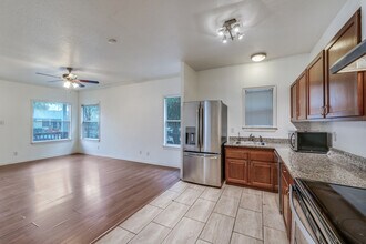 610 Viendo in San Antonio, TX - Building Photo - Building Photo