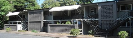 Tahitian Terrace Apartments in Portland, OR - Building Photo - Building Photo