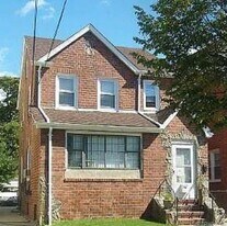 241-25 144th Ave in Queens, NY - Building Photo
