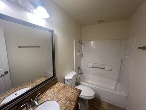 539 Woodside Oaks in Sacramento, CA - Building Photo - Building Photo