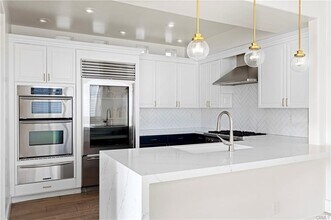 504 Marguerite Ave in Newport Beach, CA - Building Photo - Building Photo