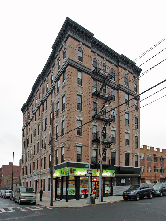 799 E 150th St in Bronx, NY - Foto de edificio