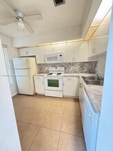 207 Lake Pointe Dr in Oakland Park, FL - Foto de edificio - Building Photo