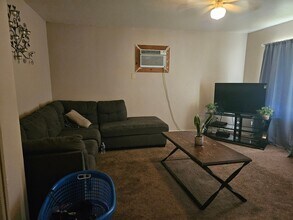 734 Illinois Ave in Los Banos, CA - Building Photo - Building Photo