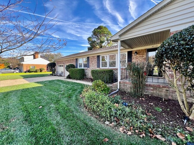 3713 Prince Andrew Ln