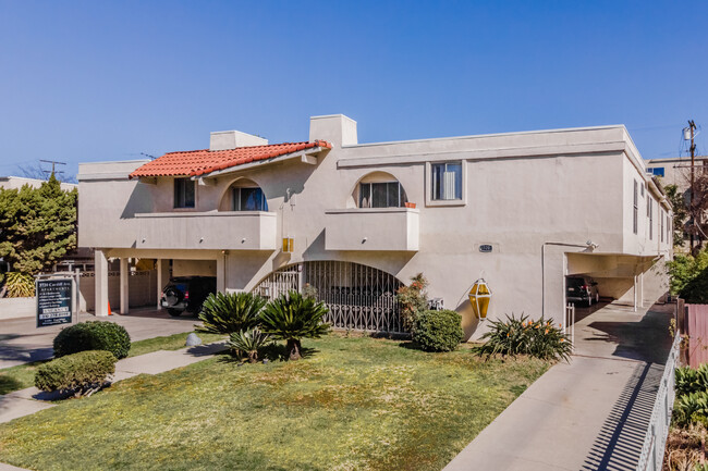 Lido Apartments - 3720 Cardiff Avenue in Los Angeles, CA - Building Photo - Building Photo