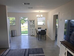 76 Garrison Ln in Frostproof, FL - Building Photo - Building Photo