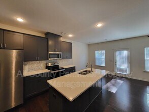 5163 Madeline Pl in Stone Mountain, GA - Building Photo - Building Photo