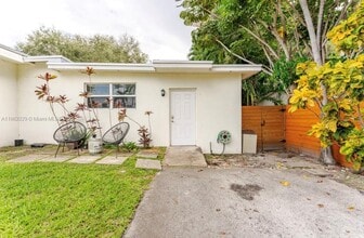370 NE 159th St in Miami, FL - Building Photo - Building Photo