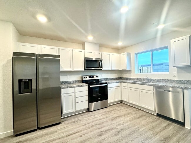 2121 Shady Tree Cir in Roseville, CA - Building Photo - Building Photo