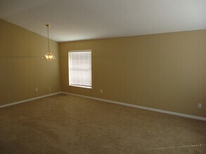 1632 Sand Key Cir in Oviedo, FL - Foto de edificio - Building Photo