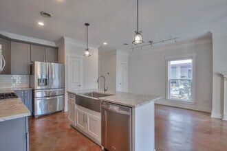 1319B Pillow St in Nashville, TN - Building Photo - Building Photo