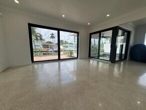 731 SE 5th Ave in Pompano Beach, FL - Building Photo - Building Photo