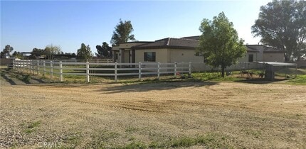 10750 Union St in Cherry Valley, CA - Foto de edificio - Building Photo