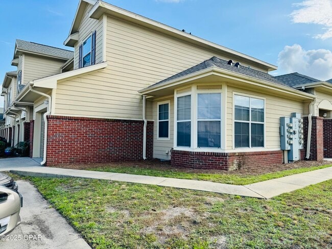 property at 1001 Baldwin Rowe Cir