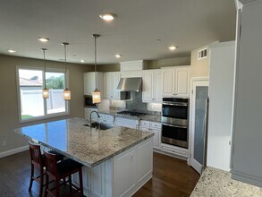 1230 Tesoro Pl in Vista, CA - Building Photo - Building Photo