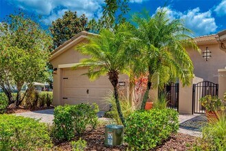 2310 Palm Tree Dr in Kissimmee, FL - Building Photo - Building Photo