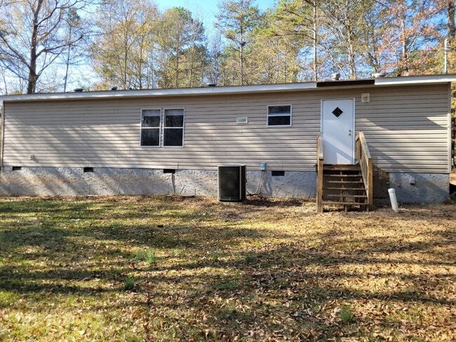 2751 Duffell Martin Rd in Comer, GA - Building Photo - Building Photo