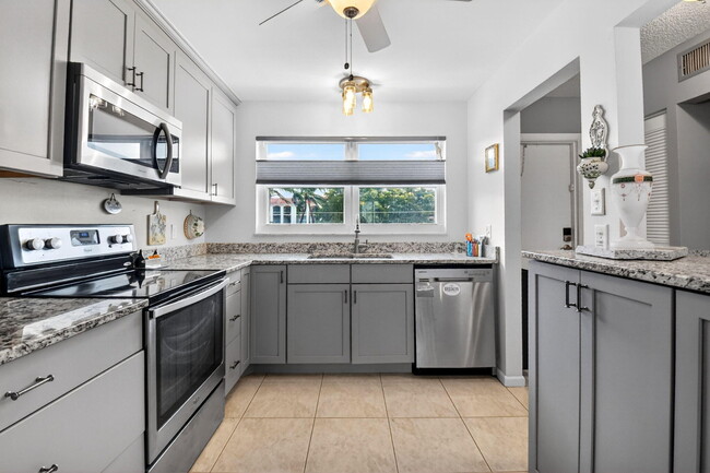 property at 2016 S Federal Hwy