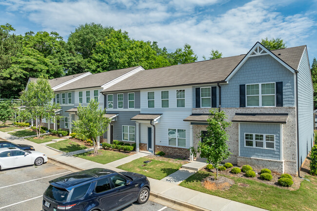 The Park at Browns Mill in Atlanta, GA - Building Photo - Building Photo