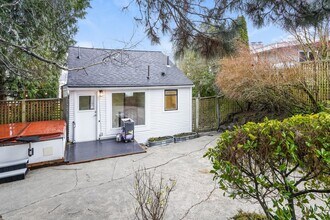 4139 32nd Ave SW in Seattle, WA - Building Photo - Building Photo