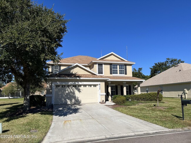 8337 Whitmire Ct in Jacksonville, FL - Foto de edificio - Building Photo