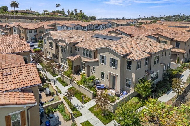 1194 Delpy View Point in Vista, CA - Building Photo - Building Photo