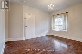 303 Grace St in Toronto, ON - Building Photo - Building Photo