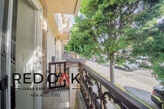 11065 W Olympic Blvd in Los Angeles, CA - Foto de edificio - Building Photo