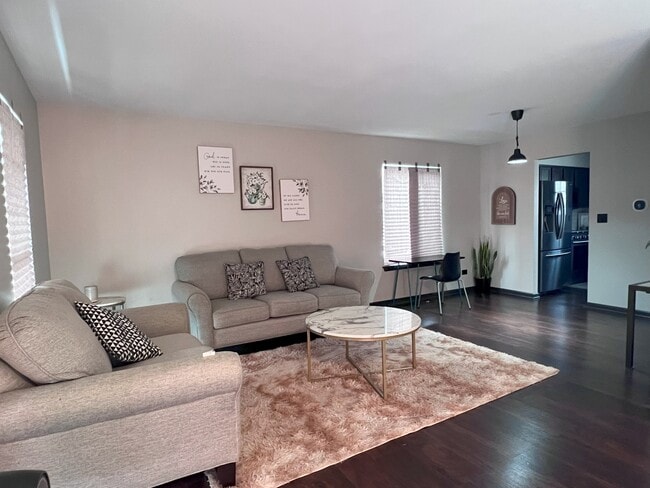 2051 Crossing Ln in Naperville, IL - Building Photo - Building Photo