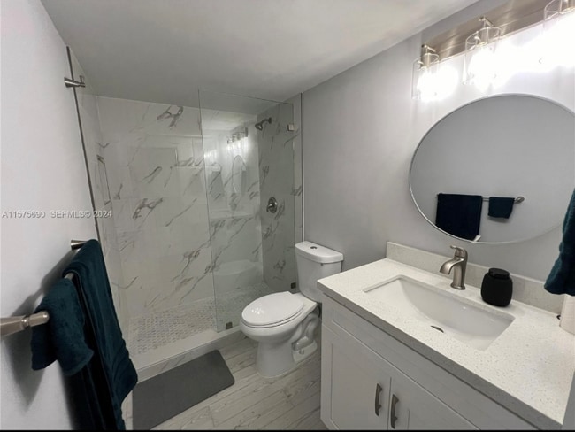 6155 NW 186th St, Unit 305 in Hialeah, FL - Foto de edificio - Building Photo