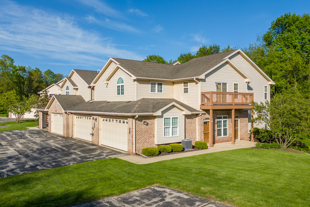 Jacob's Ridge in New Berlin, WI - Foto de edificio