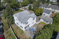 28 West End Ave in Greenwich, CT - Foto de edificio - Building Photo