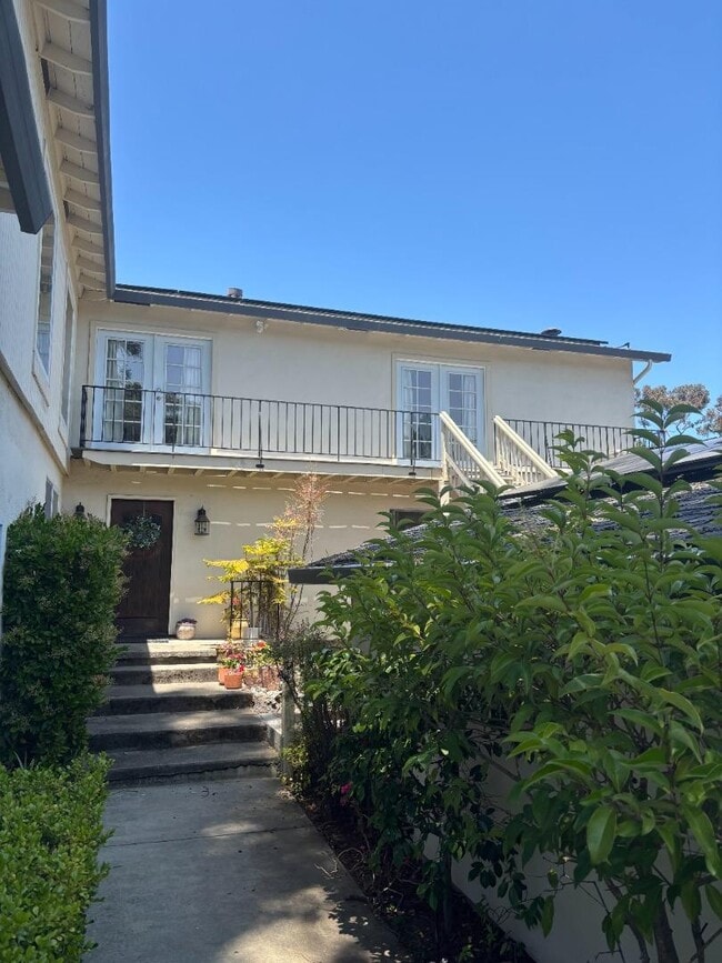 property at 252 Devonshire Blvd