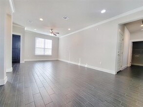 9206 McKnight Lp in Austin, TX - Building Photo - Building Photo