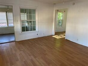 1807 Bolivar St in Denton, TX - Building Photo - Building Photo