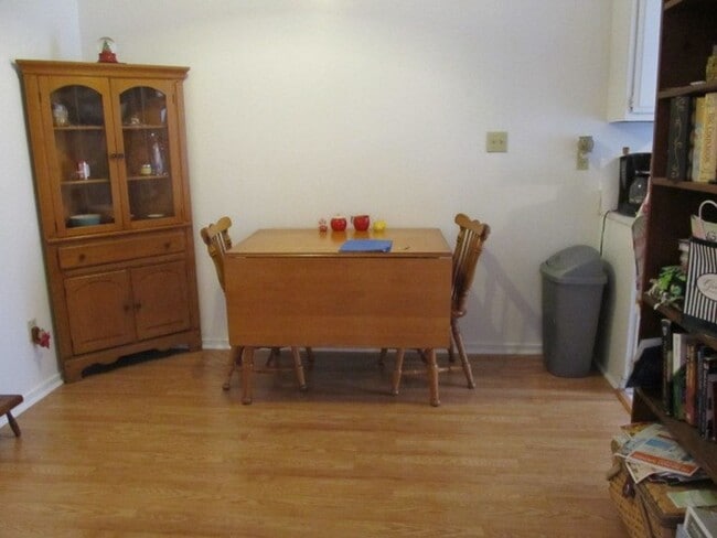 527 Manns Chapel Rd in Pittsboro, NC - Building Photo - Building Photo