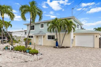 790 100th Street Ocean in Marathon, FL - Building Photo - Building Photo