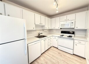 4606 W Gray St in Tampa, FL - Building Photo - Building Photo