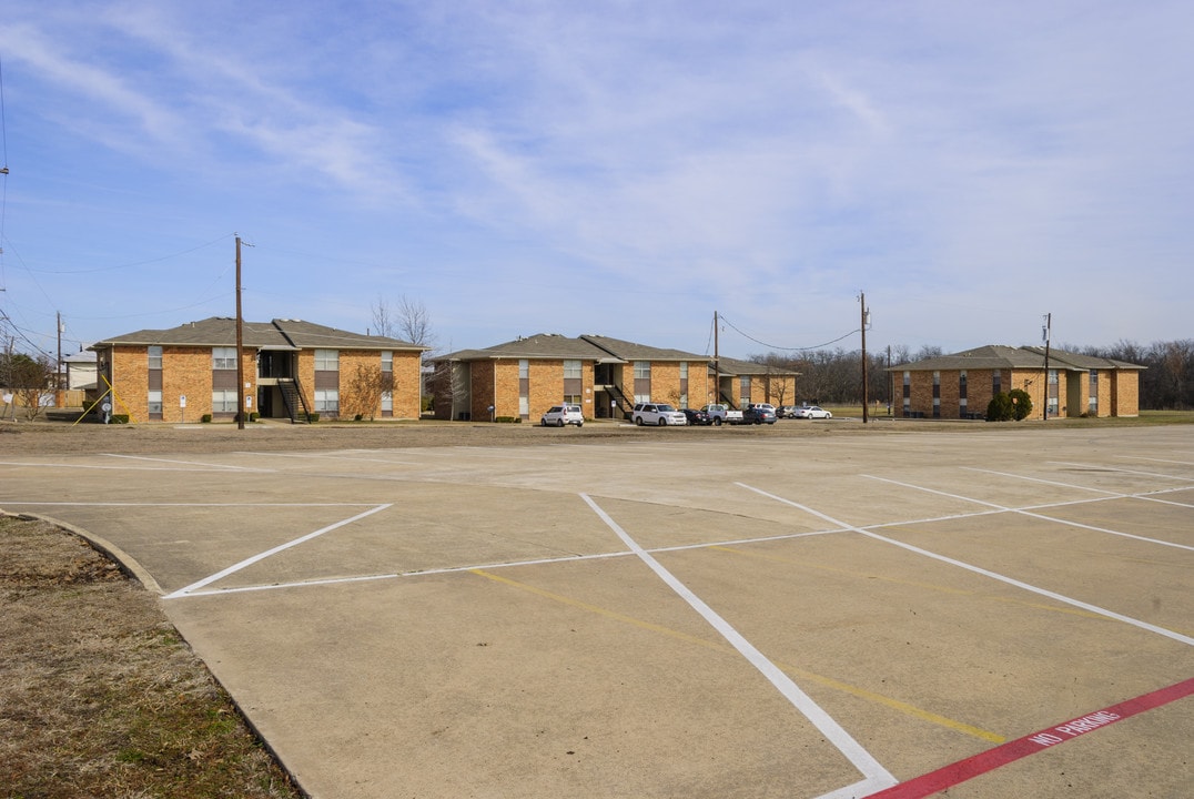 Regal Apartments in Royse City, TX - Building Photo