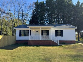 220 Virginia Ave in Greenville, SC - Building Photo