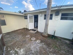 189 SE 27th Pl, Unit B in Boynton Beach, FL - Building Photo - Building Photo