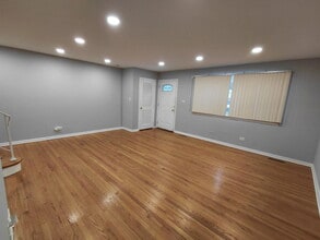 2021 Walters Ave in Northbrook, IL - Building Photo - Building Photo