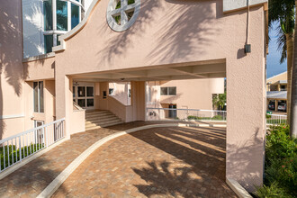 St Maarten Condominium in Naples, FL - Building Photo - Building Photo