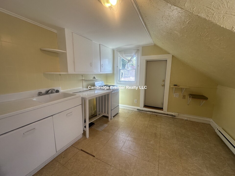 7A Taylor St, Unit 3 in Somerville, MA - Foto de edificio