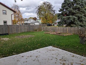 314 Hartridge Dr in Hartland, WI - Building Photo - Building Photo