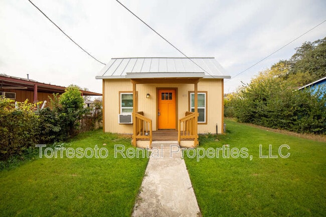 611 Rochambeau St in San Antonio, TX - Building Photo - Building Photo