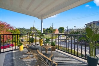 2202 Hutchins St in Houston, TX - Foto de edificio - Building Photo