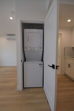 10855 Morrison St, Unit 10 in Los Angeles, CA - Building Photo - Building Photo