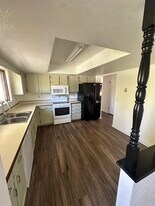 6684 Zang Ct in Arvada, CO - Building Photo